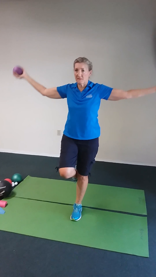 Golfer Fitness - Balance - Single Leg Rainbow Pass